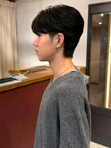 マッシュ 韓国ヘア 刈り上げ ツーブロック 20代 韓国風