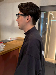 20代 30代 ビジネスヘア ニュアンスパーマ 刈り上げ