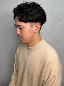 刈り上げ ツーブロック フェザーパーマ 20代 30代