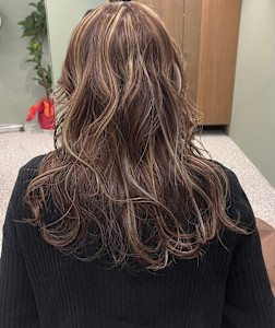 白髪ぼかしも可能ハイライトロング