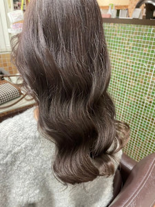 透明感マットカラー×ロングウェーブ巻き