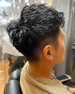 大人気の朝のセットが楽になるパーマ 刈り上げショート