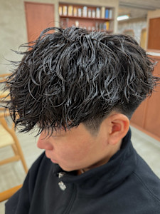 ツイストスパイラル前下りマッシュ無造作パーマ波巻きパーマ