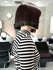 切りっぱなしボブ 縮毛矯正 グレージュカラー 透明感カラー