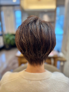 くせ毛をいかしたふんわりショート