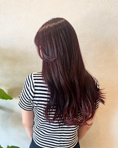 チェリーレッド