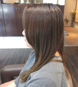 ベージュカラーロング