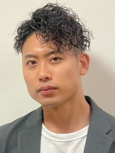 爽やか束感ツイストスパイラルパーマ 刈り上げメンズショート