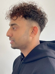 スキンフェード スペインカール スパイラルパーマ 30代