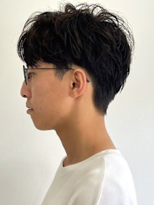 刈り上げショート ニュアンスパーマ メンズショート 黒髪