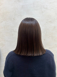 ダークブラウン