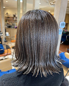 シークレットハイライト／切っぱなしボブ/下赤塚