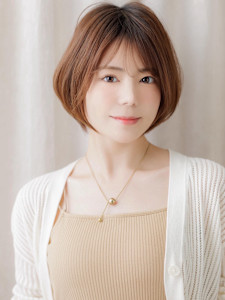 ミルクティーブラウンひし形ショートAラインボブ30代40代