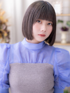 黒髪姫カット切りっぱなしミニボブレイヤー　ダークグレー