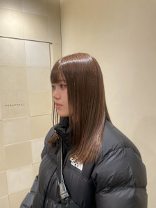 オリーブベージュ