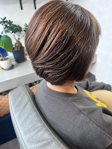 束ツヤ✕ショートボブ