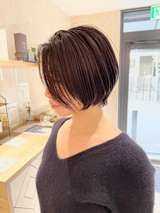 ショートボブ+グレージュ