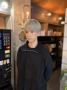 メンズカット×ホワイトブリーチカラー