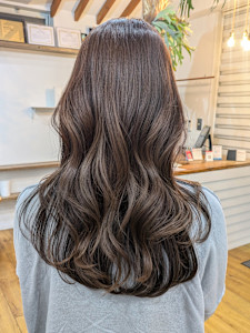 ロングカット×アッシュブラウンカラー