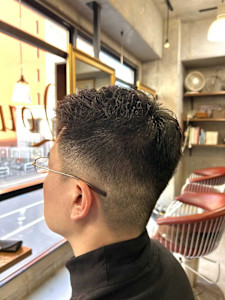 メンズパーマスタイル×グラデーション刈り上げ