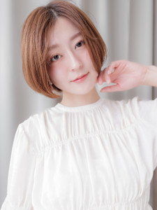 脱白髪染めオレンジベージュかきあげショートボブ30代40代