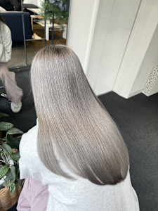 【W_SALON 河原町】ラベンダーグレージュ×透明感カラー