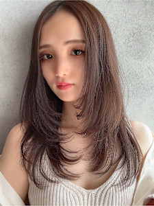 レイヤーカット×ハッシュカット×顔周り×透明感×ミディアム