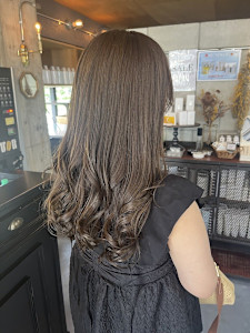 カーキグレージュ