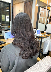 ピンクをほのかに感じるブルージュ・すかないレイヤーカット - HAIR&MAKE STUDIO MIMURO掲載