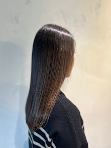 【髪質改善で叶える自然な艶ストレート】