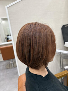 ピンクベージュ