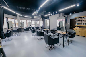 JENNIE by Menon(ジェニーバイメノン)