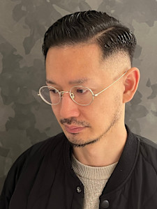 サイドパート×スキンフェード