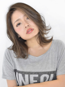 オリーブアッシュベージュ×くびれセミディ