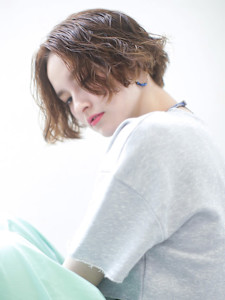 外国人風抜け感グレージュ×エッジショート