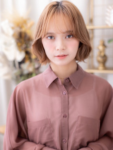 ミルクティーブラウン透け感ハッシュカット　ミックスカラー