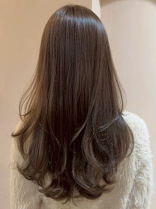 アッシュベージュ 髪質改善 レイヤーカット 20代 透明感