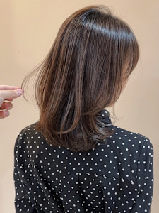 アッシュブラウン 髪質改善 顔周りカット 艶髪 20代 