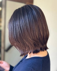 外ハネくびれミディアム