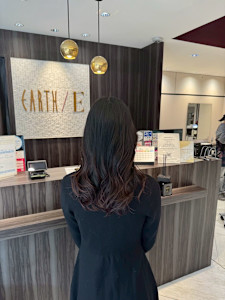 「もう巻かなくていい」大人のためのコテ巻きパーマ