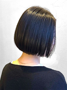 切りっぱなし大人ボブ