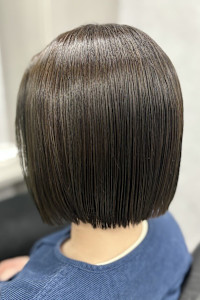 ぱつっとミニボブ×オリーブブラウン