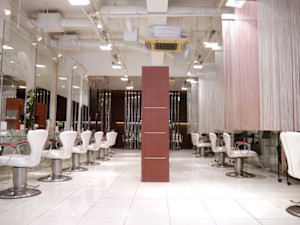 HAIR & MAKE EARTH 北浦和店(ヘアメイクアース キタウラワテン)