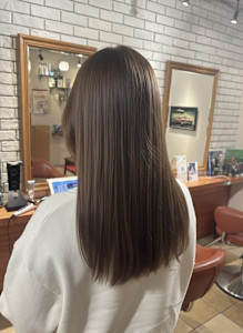 透明感カラーで魅せる。さらツヤ美髪セミロング【015スタイル