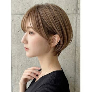 透明感ベージュ。マイナス5歳の大人可愛い耳掛けショート