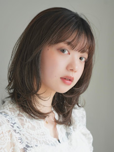 ミディアムレイヤー・ボブ/絶壁解消/20代/３０代/長め 