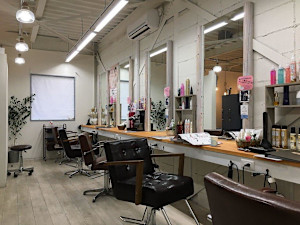 KYLiE 豊川稲荷口店【キリエ】(キリエ トヨカワイナリグチテン)