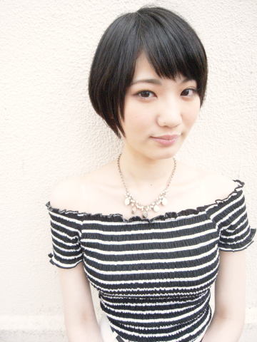 大人にも似合うカジュアルショートヘア