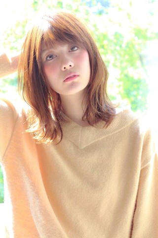 大人だから出せる甘さのあるエレガンスなミディアムヘア
