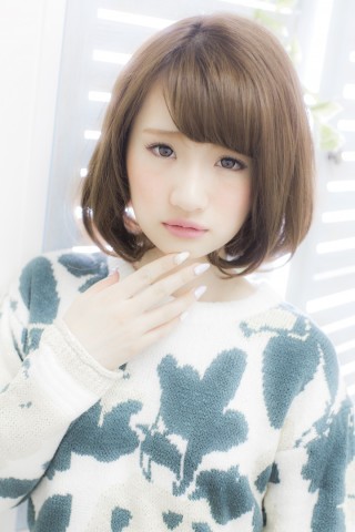 大人可愛いフェミニンボブヘア